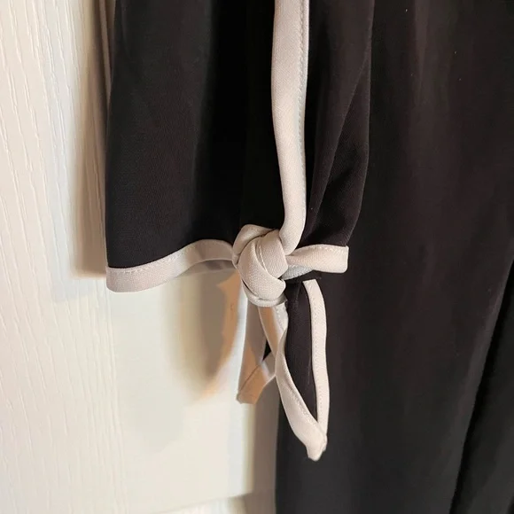 Talbots Black Jersey Dress with White Trim Elbow 3/4 Sleeve Size Large Petitie - Picture 9 of 10